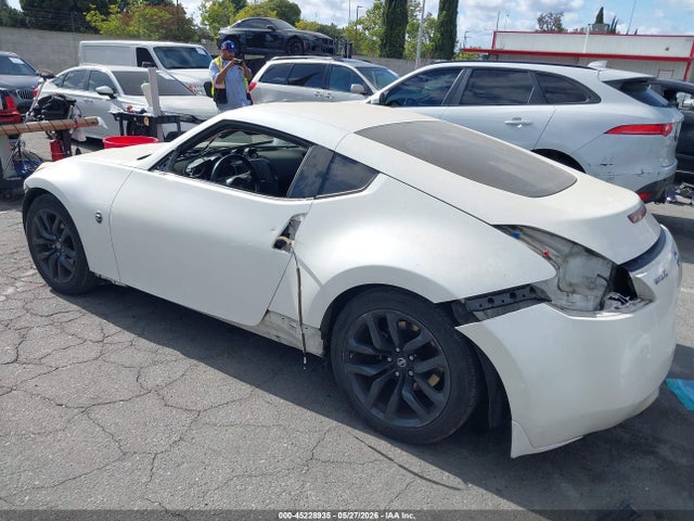 Nissan 370Z 2015 JN1AZ4EH1FM443830 Image 3
