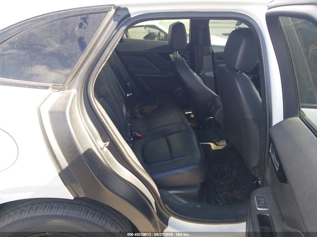 Jaguar F-pace 35t Premium 2017 SADCJ2BVXHA893478 Image 8