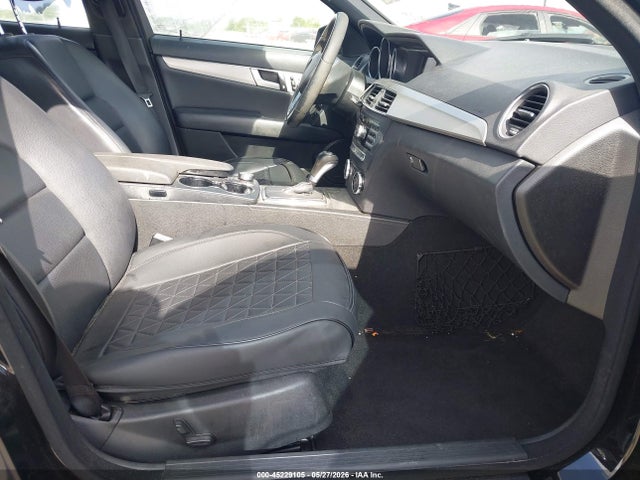 45229105 :رقم المزاد ، WDDGF4HBXDR247382 vin ، 2013 Mercedes-benz C 250 Sport مزاد بيع