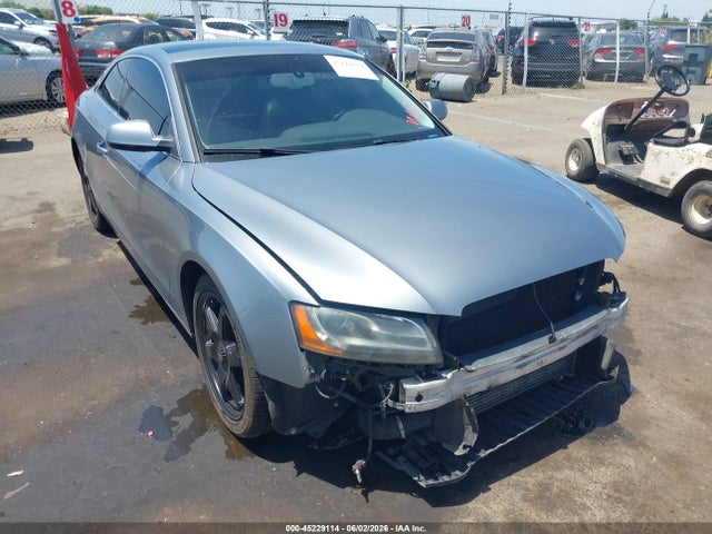 2011 Audi A5 2.0t Premium მანქანა იყიდება აუქციონზე, vin: WAULFAFR2BA014807, აუქციონის ნომერი: 45229114