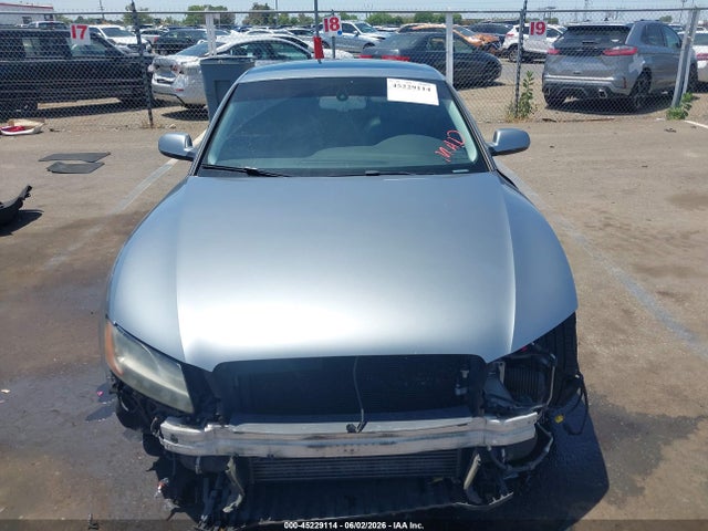 2011 Audi A5 2.0t Premium მანქანა იყიდება აუქციონზე, vin: WAULFAFR2BA014807, აუქციონის ნომერი: 45229114