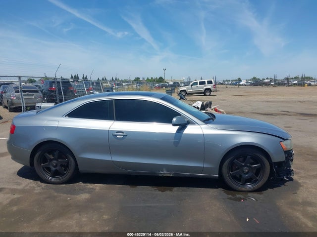 2011 Audi A5 2.0t Premium მანქანა იყიდება აუქციონზე, vin: WAULFAFR2BA014807, აუქციონის ნომერი: 45229114