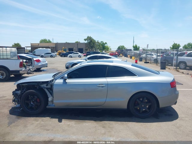 2011 Audi A5 2.0t Premium მანქანა იყიდება აუქციონზე, vin: WAULFAFR2BA014807, აუქციონის ნომერი: 45229114