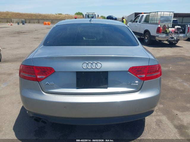 2011 Audi A5 2.0t Premium მანქანა იყიდება აუქციონზე, vin: WAULFAFR2BA014807, აუქციონის ნომერი: 45229114
