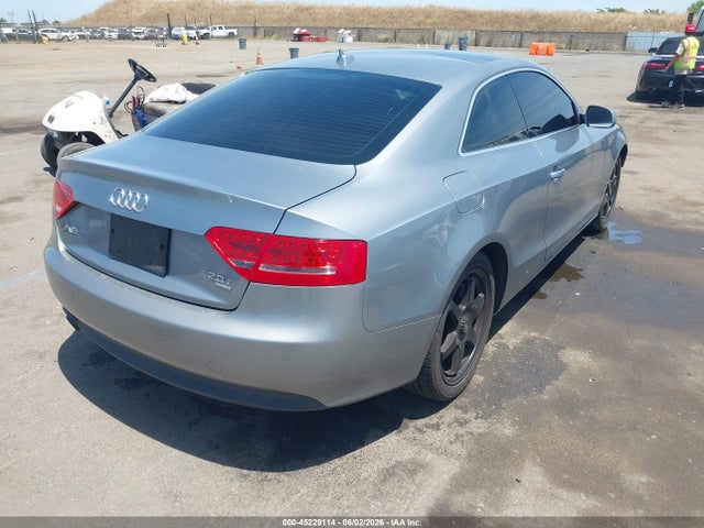 2011 Audi A5 2.0t Premium მანქანა იყიდება აუქციონზე, vin: WAULFAFR2BA014807, აუქციონის ნომერი: 45229114