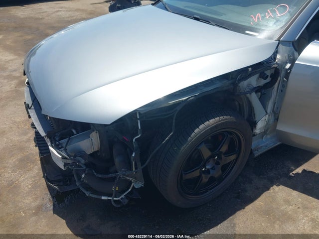 2011 Audi A5 2.0t Premium მანქანა იყიდება აუქციონზე, vin: WAULFAFR2BA014807, აუქციონის ნომერი: 45229114