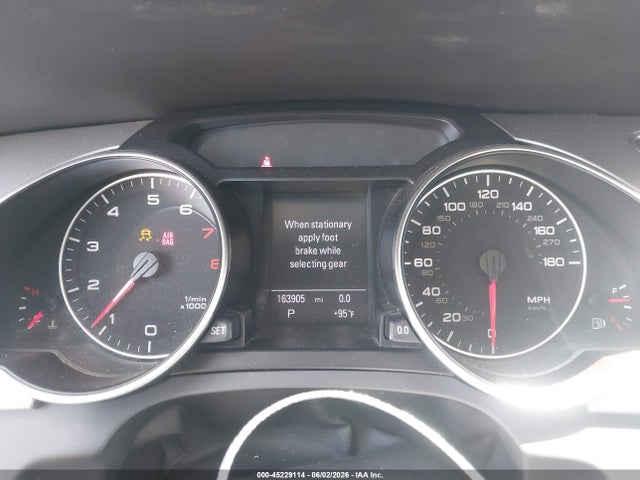 2011 Audi A5 2.0t Premium მანქანა იყიდება აუქციონზე, vin: WAULFAFR2BA014807, აუქციონის ნომერი: 45229114
