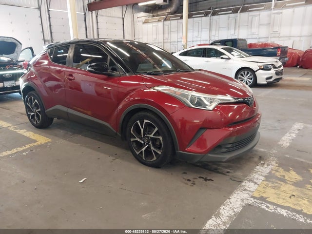 Toyota C-HR XLE 2019 NMTKHMBX6KR098050 Image 1