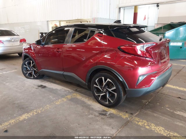 Toyota C-HR XLE 2019 NMTKHMBX6KR098050 Image 3