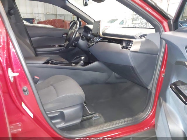 Toyota C-HR XLE 2019 NMTKHMBX6KR098050 Image 5