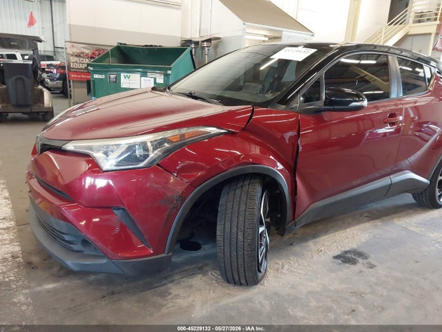 Toyota C-HR XLE 2019 NMTKHMBX6KR098050 Image 6