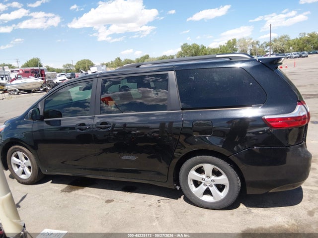 5TDKK3DCXFS572417 Toyota Sienna Le 8 Passenger