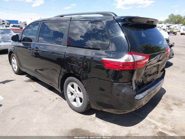 5TDKK3DCXFS572417 Toyota Sienna Le 8 Passenger