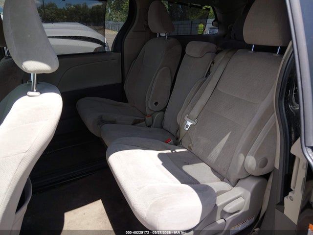 5TDKK3DCXFS572417 Toyota Sienna Le 8 Passenger