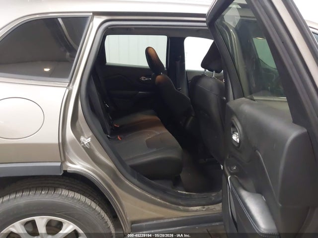 Jeep Cherokee Latitude 4x4 2019 1C4PJMCB6KD490777 Image 8