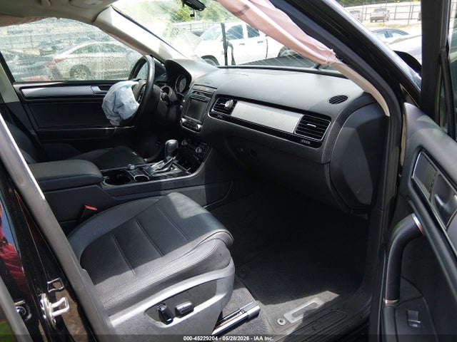 WVGEF9BPXFD006615 Volkswagen Touareg V6 Sport