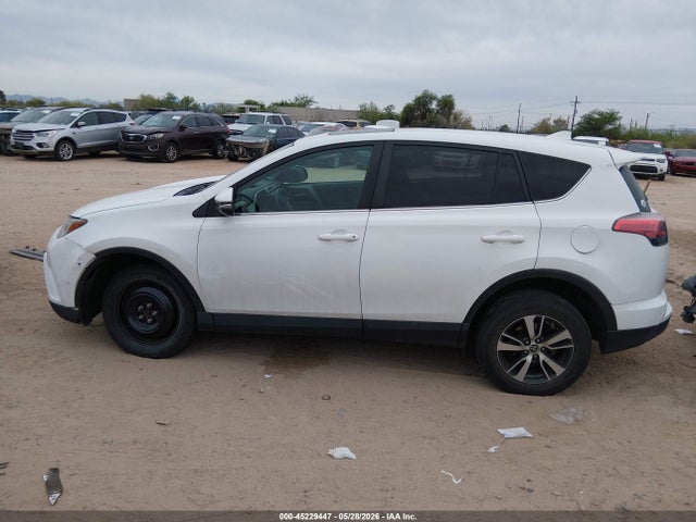 2T3RFREV7JW804310 Toyota Rav4 Adventure/xle