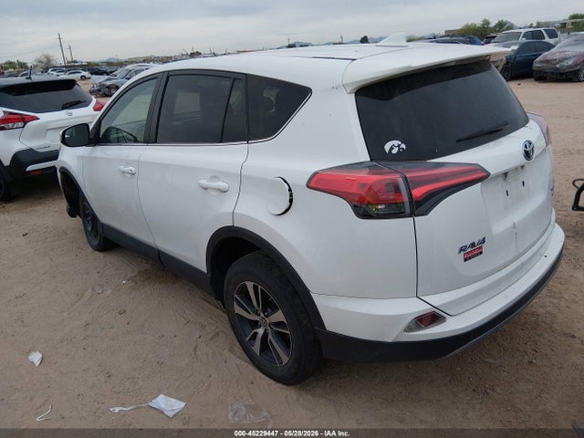 2T3RFREV7JW804310 Toyota Rav4 Adventure/xle