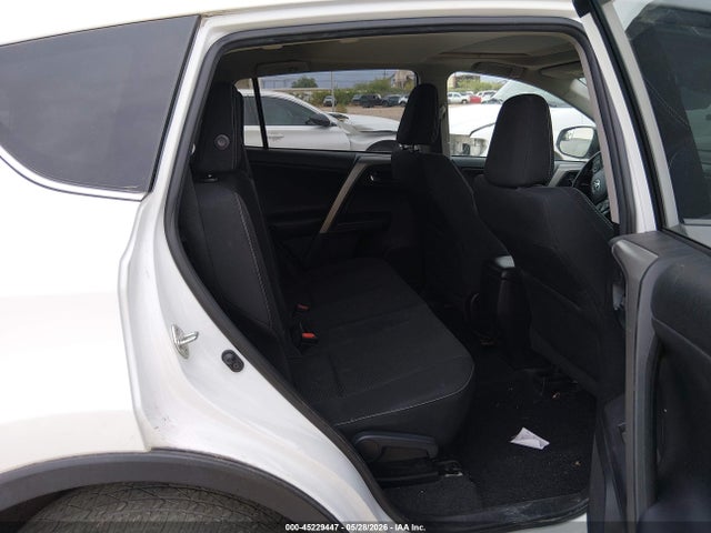 2T3RFREV7JW804310 Toyota Rav4 Adventure/xle