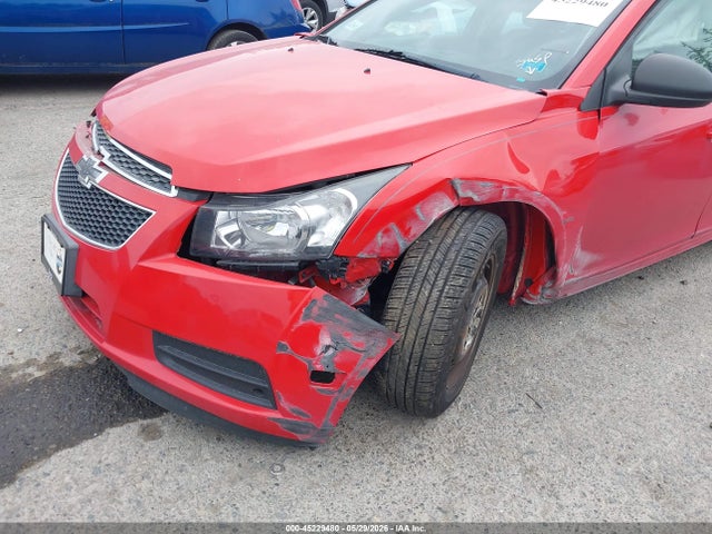 1G1PA5SG5E7407614 Chevrolet Cruze Ls Auto