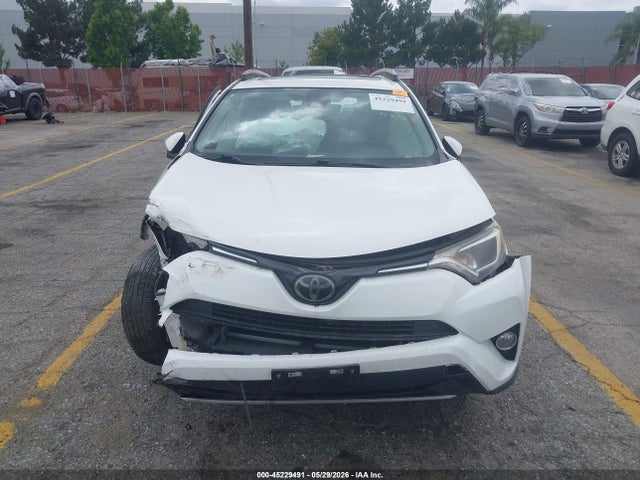 JTMWFREV5JJ744707 Toyota Rav4 Xle