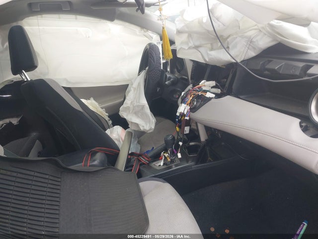 JTMWFREV5JJ744707 Toyota Rav4 Xle