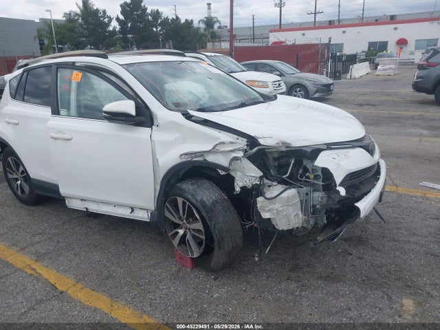 JTMWFREV5JJ744707 Toyota Rav4 Xle