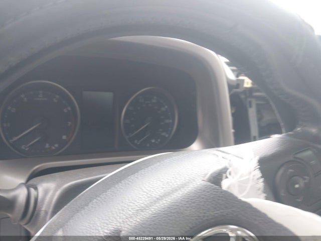 JTMWFREV5JJ744707 Toyota Rav4 Xle
