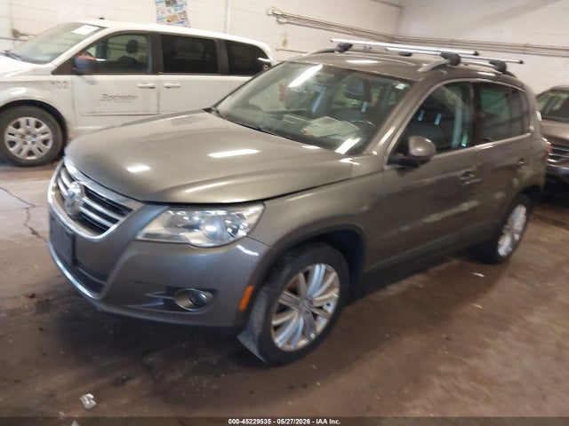 Продаж на аукціоні авто 2011 Volkswagen Tiguan Se, vin: WVGBV7AX1BW561561, номер лоту: 45229535