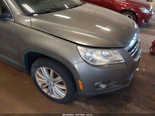 Продаж на аукціоні авто 2011 Volkswagen Tiguan Se, vin: WVGBV7AX1BW561561, номер лоту: 45229535