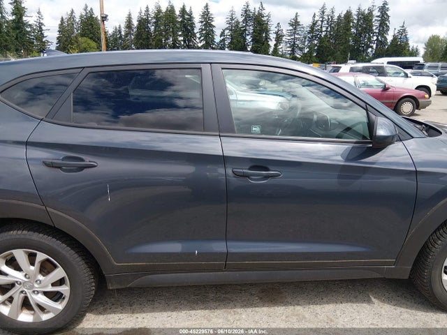 KM8J2CA40KU872428 Hyundai TUCSON SE