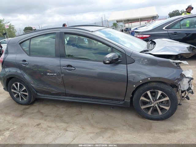 Toyota Prius C Two 2018 JTDKDTB36J1600748 Image 13