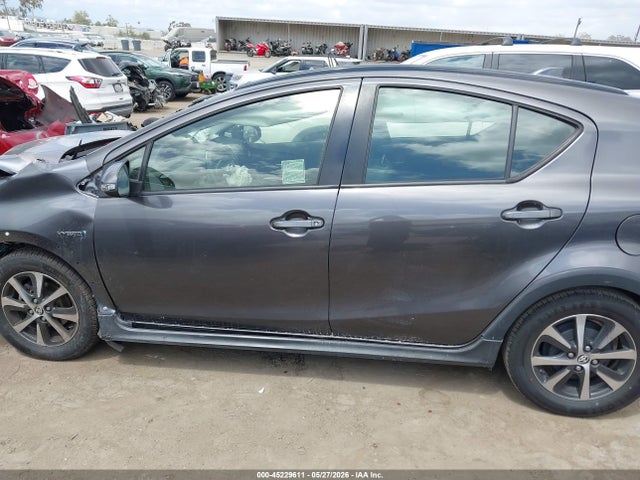 Toyota Prius C Two 2018 JTDKDTB36J1600748 Image 14