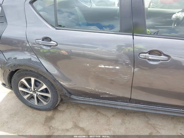 Toyota Prius C Two 2018 JTDKDTB36J1600748 Image 18