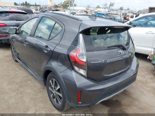Toyota Prius C Two 2018 JTDKDTB36J1600748 Image 3