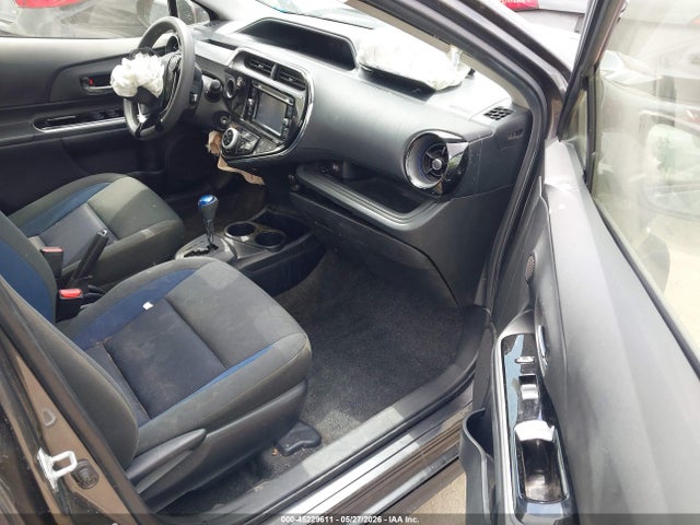 Toyota Prius C Two 2018 JTDKDTB36J1600748 Image 5