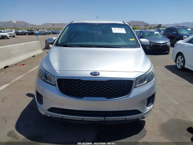 KIA Sedona L 2017 KNDMA5C16H6264252 Image 6