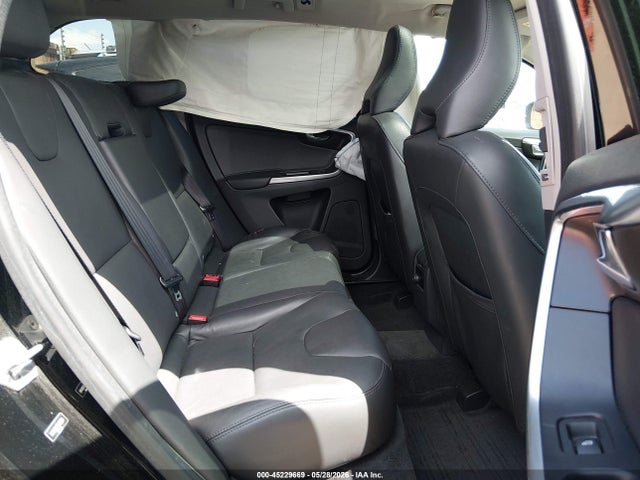 Продаж на аукціоні авто 2016 Volvo Xc60 T5 Premier, vin: YV4612RKXG2837681, номер лоту: 45229669