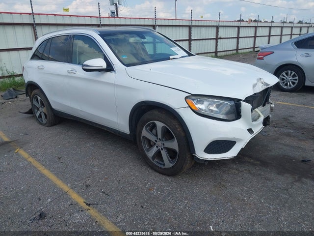 2017 Mercedes-benz Glc 300 მანქანა იყიდება აუქციონზე, vin: WDC0G4JB0HF137252, აუქციონის ნომერი: 45229688