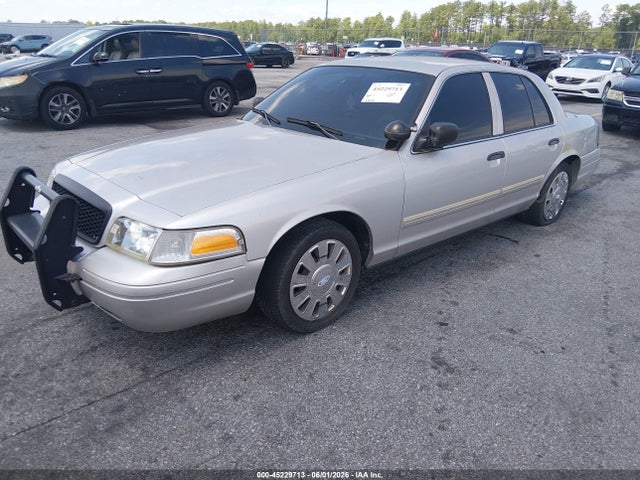 2011 Ford Crown Victoria Police Interceptor მანქანა იყიდება აუქციონზე, vin: 2FABP7BV3BX149468, აუქციონის ნომერი: 45229713