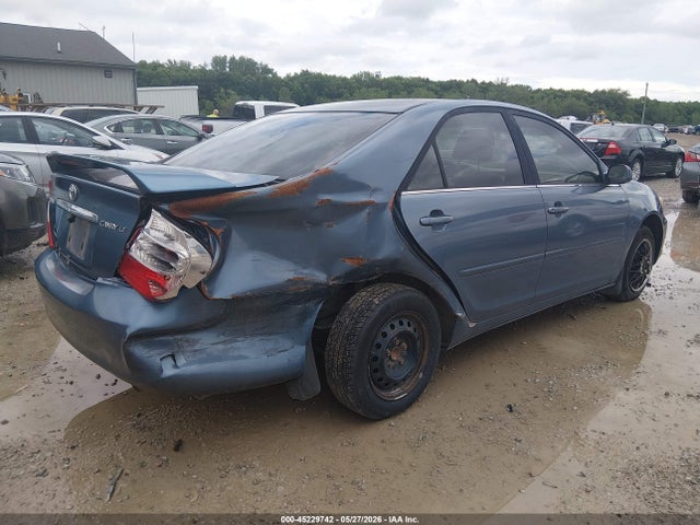 45229742 :رقم المزاد ، 4T1BE32KX4U832739 vin ، 2004 Toyota Camry Le مزاد بيع