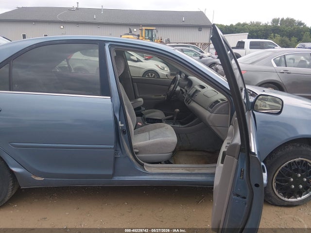 45229742 :رقم المزاد ، 4T1BE32KX4U832739 vin ، 2004 Toyota Camry Le مزاد بيع