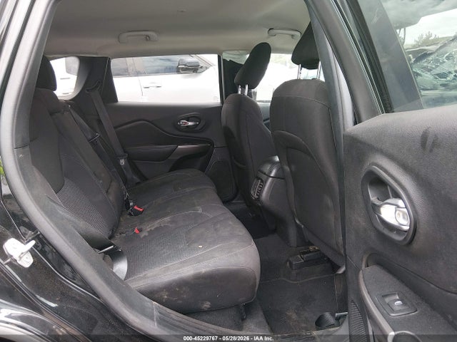 1C4PJLCB4MD125706 Jeep Cherokee Latitude Fwd