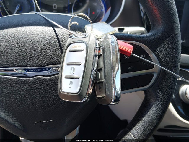 2C4RC1AG6MR558396 Chrysler Voyager L