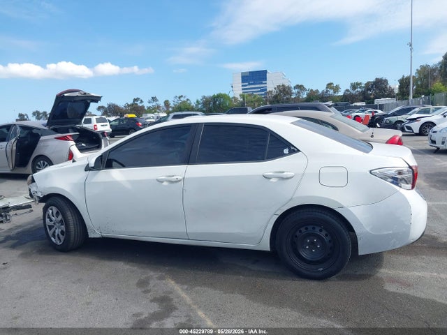 5YFBURHEXJP816917 Toyota COROLLA LE