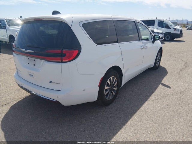 Chrysler Pacifica Hybrid Touring L 2023 2C4RC1L75PR572761 Image 4