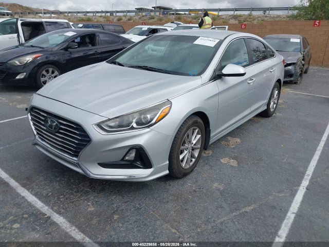 Hyundai SONATA SE 2018 5NPE24AF0JH685289 Image 2