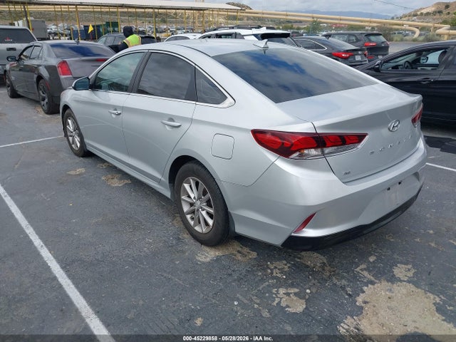Hyundai SONATA SE 2018 5NPE24AF0JH685289 Image 3