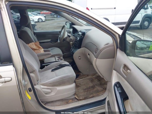 2004 Toyota Sienna Le მანქანა იყიდება აუქციონზე, vin: 5TDZA23C14S157898, აუქციონის ნომერი: 45229861