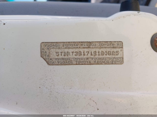 Продажа на аукционе авто 2001 Toyota Tundra Ltd V8, vin: 5TBRT38171S180825, номер лота: 45229887